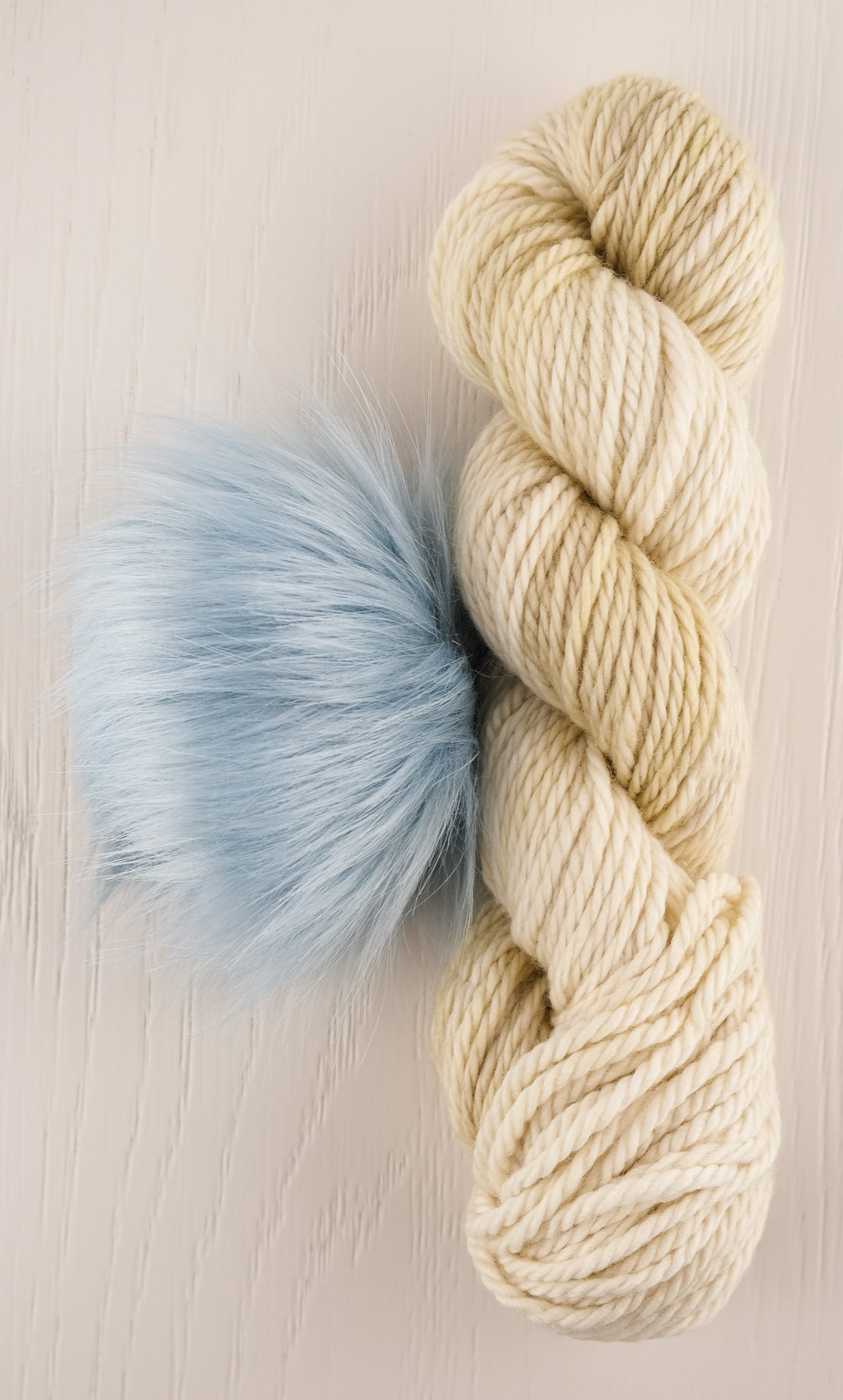 Sandy's Beach and Light Blue Pompom - Oak Bulky Toque Kit